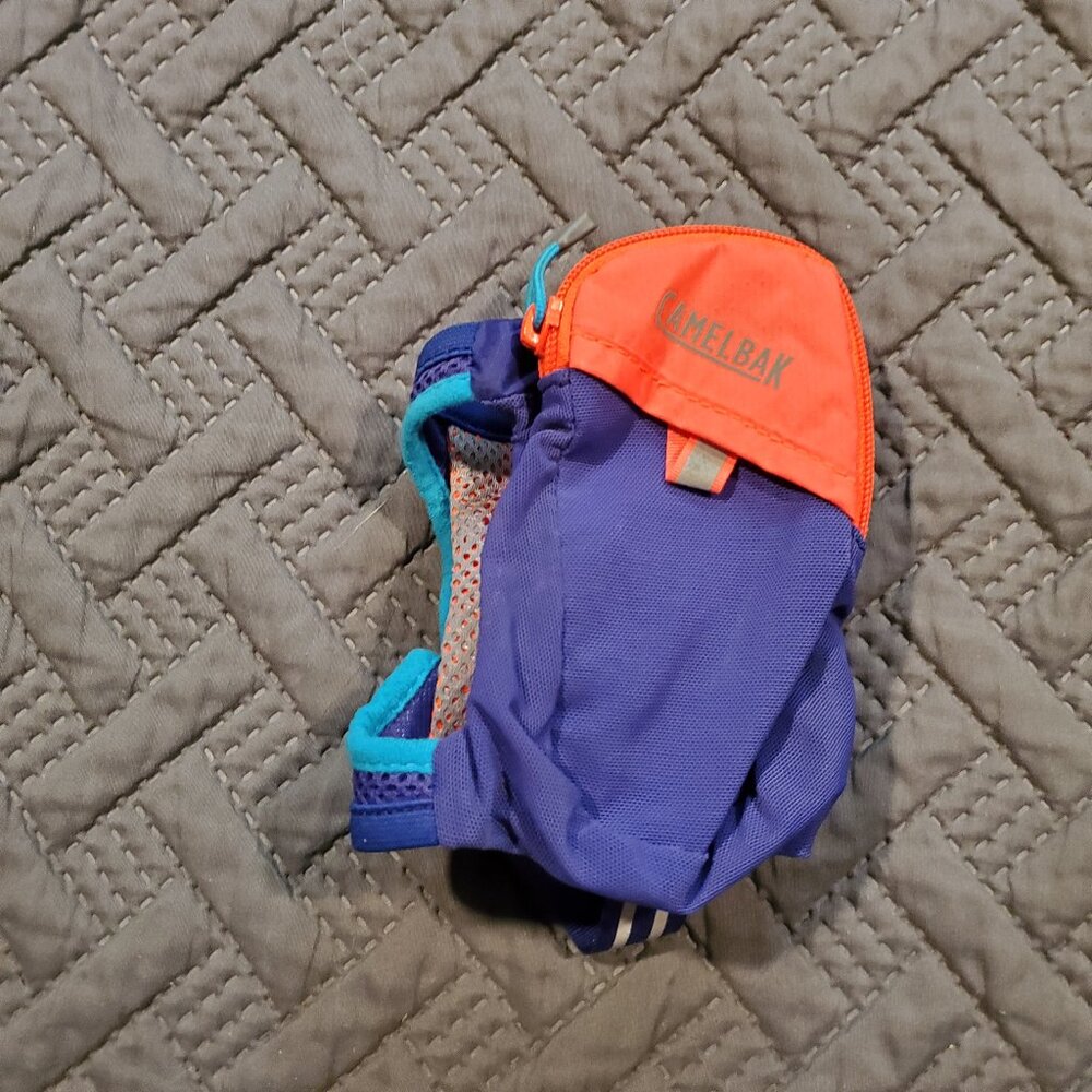 CamelBak Quick Grip Handheld Hydration Pack